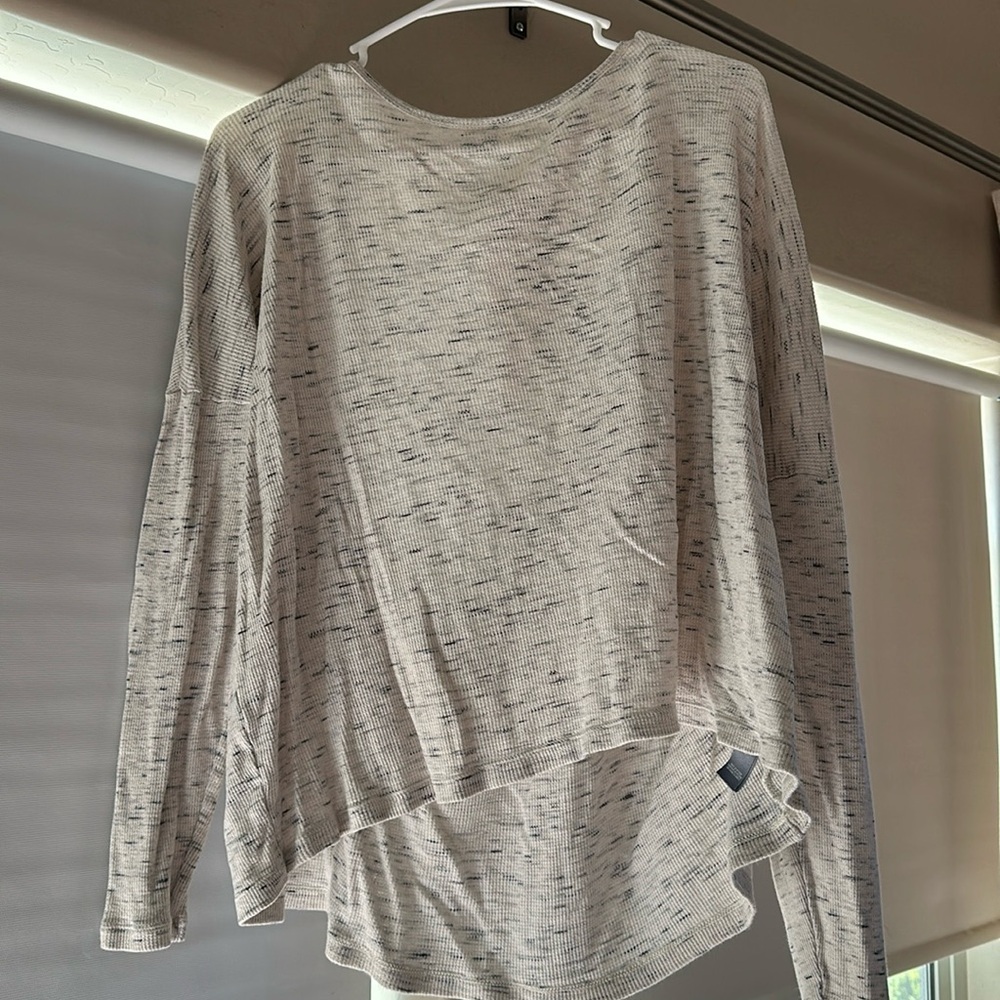 Light weight sweater